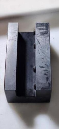 (1) SERIES EA, NUMBER 1, TURNING AND FACING LATHE POST TOOL HOLDER