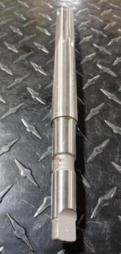 (2) MADE IN USA 7/8" DIAM, 2MT SHANK, 8-FLUTE CHUCKING REAMER