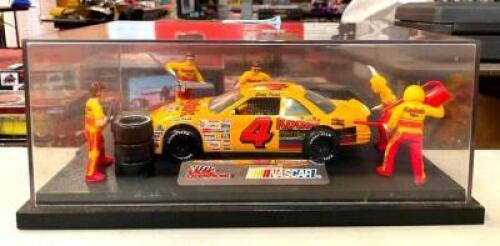 RACING CHAMPIONS NASCAR PIT CREW
