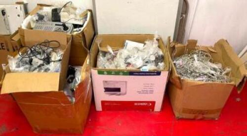 LARGE ASSORTMENT OF IPHONE AND ANDROID CHARGING CABLES AND ASSORTED ELECTRONICS AS SHOWN
