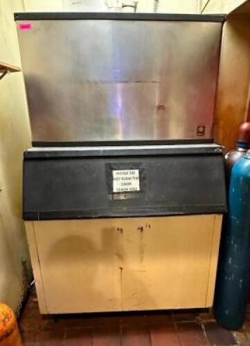 DESCRIPTION: MANITOWOC 1300 LB. WATER COOLED ICE HEAD W/ BIN. BRAND / MODEL: MANITOWOC QY1305W ADDITIONAL INFORMATION 208/230 VOLT, 1 PHASE LOCATION: