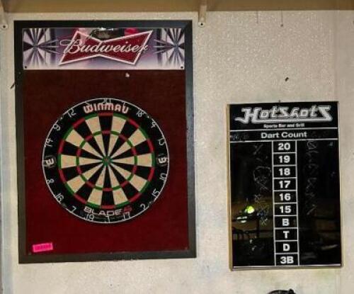PROFESSIONAL DARTBOARD WITH HOTSHOTS SCORE KEEPER