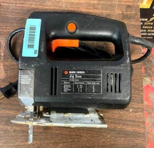 BLACK & DECKER VARIABLE SPEED JIG SAW