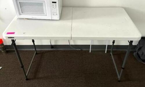 DESCRIPTION: 4' FOLD-UP TABLE LOCATION: OFFICE QTY: 1