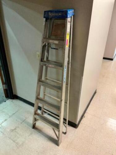 DESCRIPTION: 6' ALUMINUM LADDER SIZE 6' LOCATION: WAREHOUSE QTY: 1
