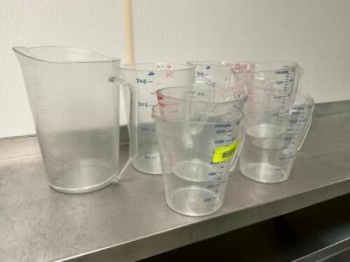 (6) PIECE PLASTIC MEASURING PITCHER SET