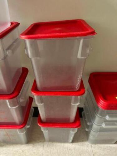 (3) 8 QT PLASTIC CONTAINERS W/ LIDS.