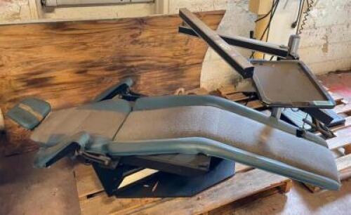 ADEC DENTAL CHAIR