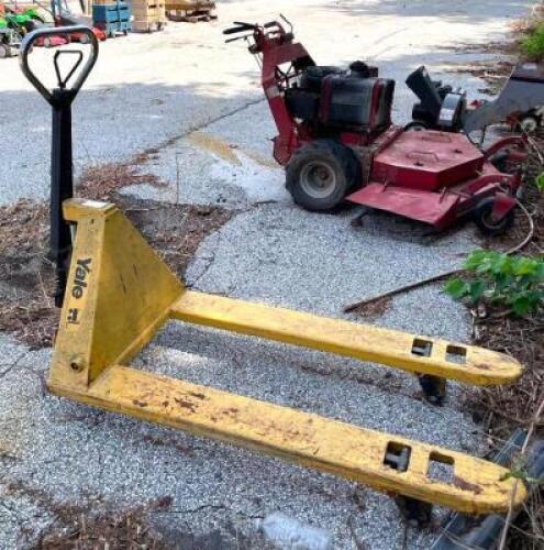 YALE PALLET JACK (NOT IN WORKING CONDITION)
