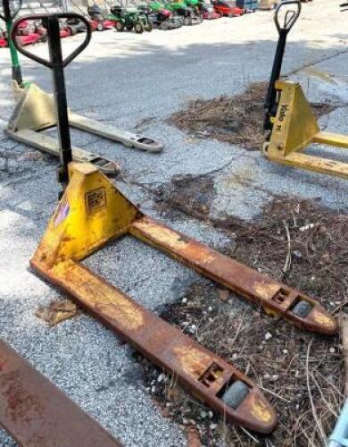 PALLET MULE PALLET JACK (NOT IN WORKING CONDITION)