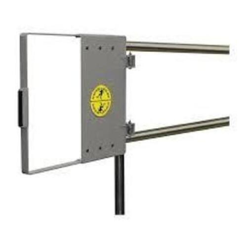 DESCRIPTION: (1) SELF CLOSING SAFETY GATE BRAND/MODEL: FABENCO #G72-27 INFORMATION: CARBON STEEL GALVANIZED RETAIL$: $257.25 EA SIZE: 27" QTY: 1