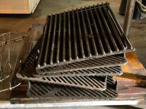 SMALL ASSORTMENT OF RANGE GRILLS