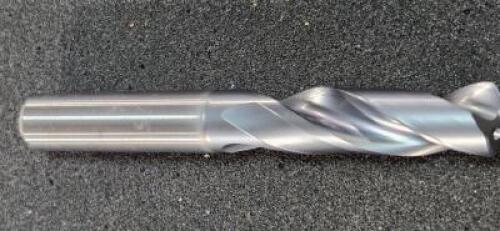 DESCRIPTION: (1) SOLID CARBIDE SCREW MACHINE LENGTH DRIL BIT BRAND/MODEL: KENNAMETal 4053459 RETAIL$: 274.55 SIZE: 1/2" QTY: 1