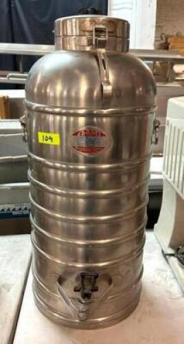 AERVOID 784 8 GALLON STAINLESS THERMAL FOOD CARRIER.