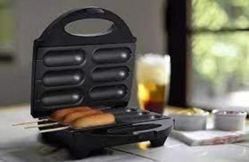 DESCRIPTION: (1) MINI CORN DOG MAKER BRAND/MODEL: BRENTWOOD #TS-601S RETAIL$: $25.00 EA QTY: 1