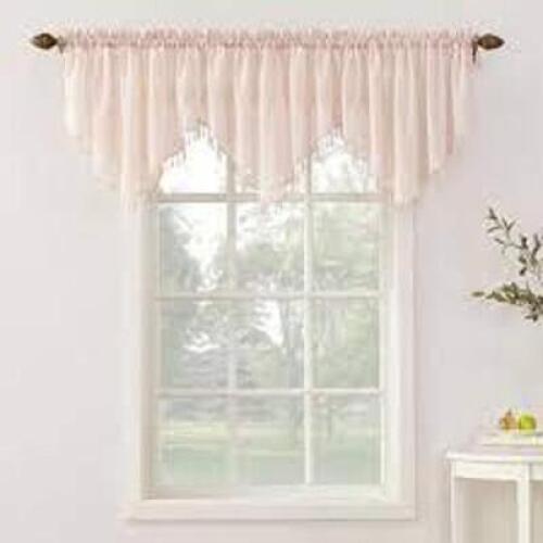 DESCRIPTION: (6) CRUSHED SHEER VOILE ASCOT VALANCE BRAND/MODEL: NO 918 RETAIL$: $17.54 EA QTY: 6