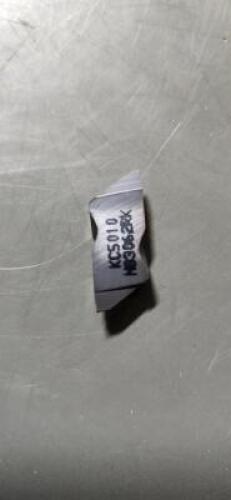 DESCRIPTION: (6) NG3062RK CARBIDE GROOVING INSERTS BRAND/MODEL: KENNAMETAL NG3062RK KC5010 RETAIL$: $35.02 PER INSERT QTY: 6