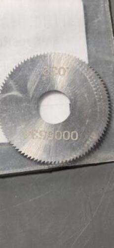 DESCRIPTION: (5) HSS 98 TOOTH JEWELERS SAW BRAND/MODEL: MADE IN USA HSMS105K03298 RETAIL$: $18.25 EA SIZE: 1-1/4" DIA 0.032" THICK 5/16" ARBOR QTY: 5