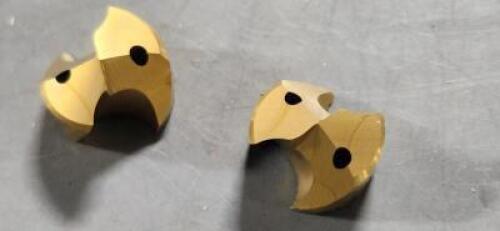 DESCRIPTION: (8) SOLID CARBIDE REPLACABLE DRILL TIP BRAND/MODEL: SECO SD100-1600-K RETAIL$: $146.00 PER INSERT SIZE: 16mm QTY: 8