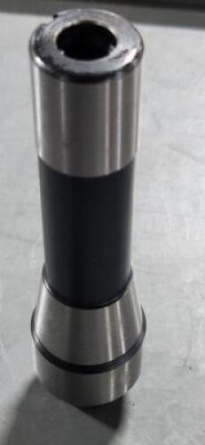 DESCRIPTION: (2) END MILL HOLDER, R8 TAPER SHANK BRAND/MODEL: VC 210-0107 RETAIL$: 62.7 SIZE: 1/2" HOLE QTY: 2