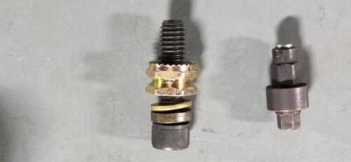 DESCRIPTION: (4) THREAD ADPTER KIT FOR MANUAL INSERT TOOL BRAND/MODEL: AVK AAT202-518 RETAIL$: $56.1 E SIZE: 5/16-18 QTY: 4