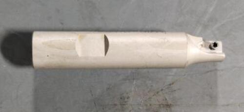 DESCRIPTION: (1) INDEXABLE SQ SHOULDER END MILL BRAND/MODEL: ISCAR HM90 E90AD-D1.50-3-W1.50X RETAIL$: 404 SIZE: 1-1/2" QTY: 1