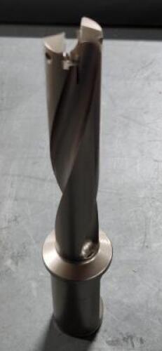 DESCRIPTION: (1) INDEXABLE TIP DRILL BRAND/MODEL: HERTEL 54810106 RETAIL$: 468.89 SIZE: 19.5 TO 19.99mm QTY: 1