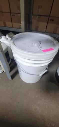 DESCRIPTION: (1) MYSTERY BUCKET SIZE: 5 GALLON QTY: 1