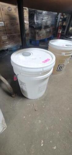 DESCRIPTION: (1) MYSTERY BUCKET SIZE: 5 GALLON QTY: 1