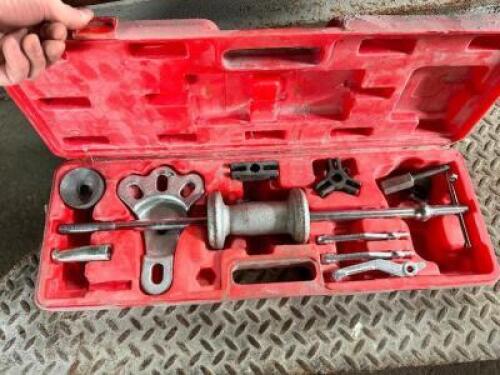 SLIDE HAMMER TOOL KIT W/ CASE