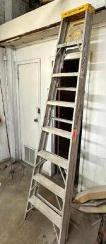 8' ALUMINUM LADDER