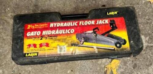 LARIN 2 TON FLOOR JACK W/ CASE.