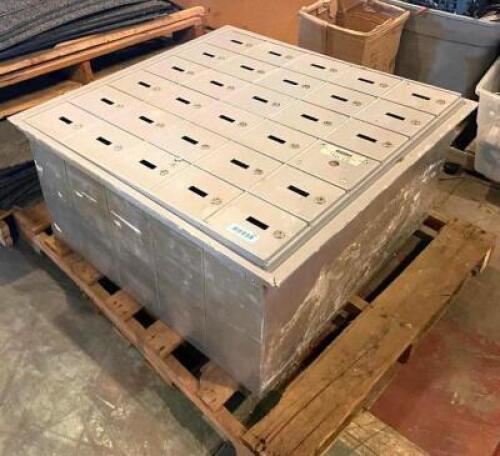 3 FOOT 30 SLOT MAIL BOX UNIT