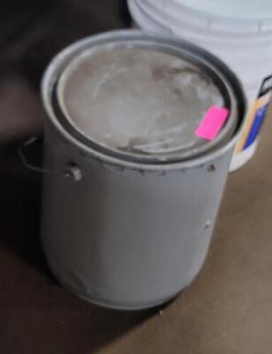 (1) MYSTERY BUCKET