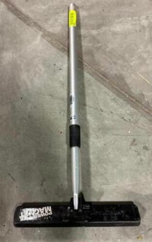 DESCRIPTION: POWER PICK MAGNET BRAND/MODEL: HILLMAN LOCATION: PALLET RACKING QTY: 1
