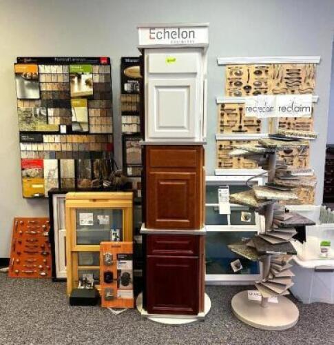 DESCRIPTION: LARGE ASSORTMENT OF DISPLAYS AS SHOWN LOCATION: SHOWROOM