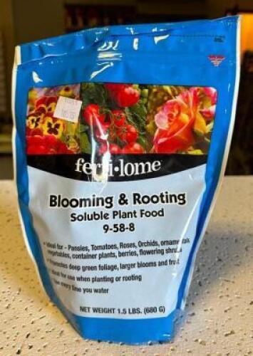 DESCRIPTION: (12) 1.5 LB. BAGS OF BLOOMING AND ROOTING SOLUBLE PLANT FOOD (9-58-8) BRAND/MODEL: FERTI-LOME 11771 RETAIL$: $10.15 EACH LOCATION: STOCK