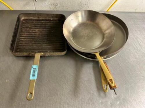 (4) ASSORTED SKILLETS / PANS