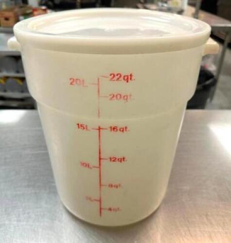 (3) 22 QT PLASTIC CONTAINER W/ LID
