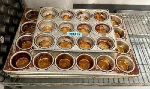 (4) LARGE MUFFIN PANS