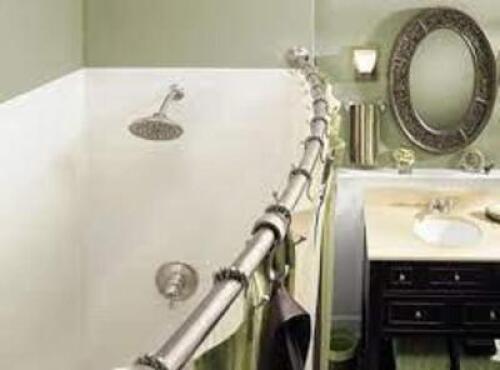 DESCRIPTION: (1) BOX OF APPROX (20) CURVED SHOWER RODSBRAND/MODEL: MOEN #2-102-5PSINFORMATION: POLISHED STAINLESS STEELRETAIL$: $29.19 EASIZE: 5'QTY: 1