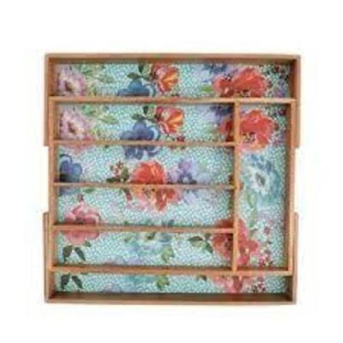 DESCRIPTION: (1) EXPANDABLE SILVERWARE HOLDER BRAND/MODEL: PIONEER WOMAN RETAIL$: $30.00 EA SIZE: 17.75X13 QTY: 1