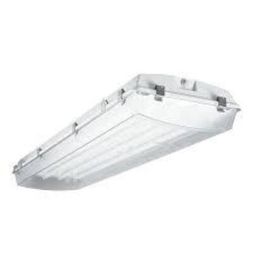 DESCRIPTION: (2) INDUSTRIAL VAPORTITE FIXTURE BRAND/MODEL: COOPER #VT4-454T5-M-DR-UNV-EHT1-WL-U INFORMATION: WHITE RETAIL$: $534.00 EA SIZE: VT4 QTY: