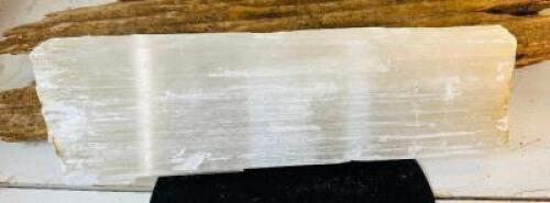 LARGE SELENITE LOG