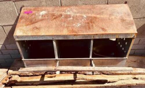 VINTAGE CHICKEN FEEDER