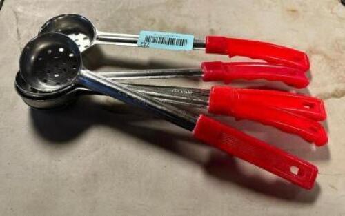DESCRIPTION: (5) PORTION SCOOPS LOCATION: BAY 7 THIS LOT IS: SOLD BY THE PIECE QTY: 5