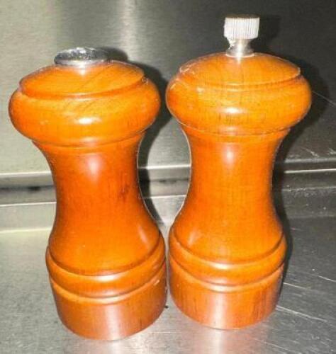 DESCRIPTION: (8) WOODEN PEPPER MILLS AND (8) WOODEN SALT SHAKERS LOCATION: BAY 7 THIS LOT IS: SOLD BY THE PIECE QTY: 16