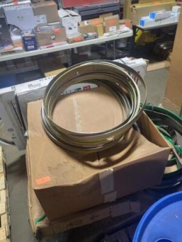DESCRIPTION: (1) PALLET OF MISC SAW BLADES BRAND/MODEL: MANY INFORMATION: MUST COME INSPECT QTY: 1