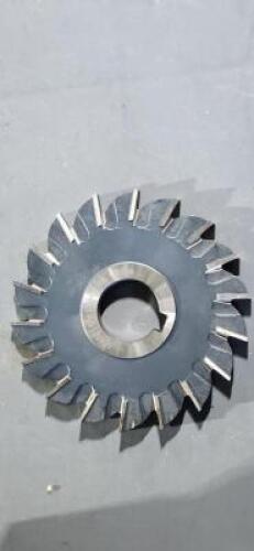 DESCRIPTION: (2) HSS STRAIGHT TOOTH SIDE MILING CUTTER BRAND/MODEL: VC 03015211 RETAIL$: $243.10 EA SIZE: 5" DIA 5/16" CUT WIDTH 1-1/4" ARBOR QTY: 2