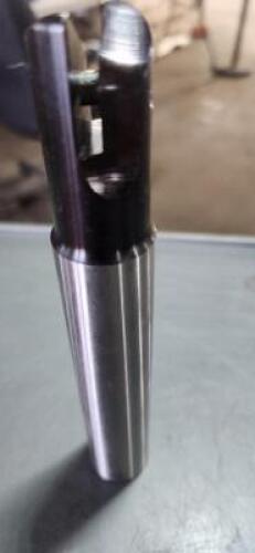 DESCRIPTION: (2) INDEXABLE ALL NOSE END MILL BRAND/MODEL: HERTEL91856443 RETAIL$: 130.9 SIZE: 1" DIA 0.197 LOC 1" SD QTY: 2